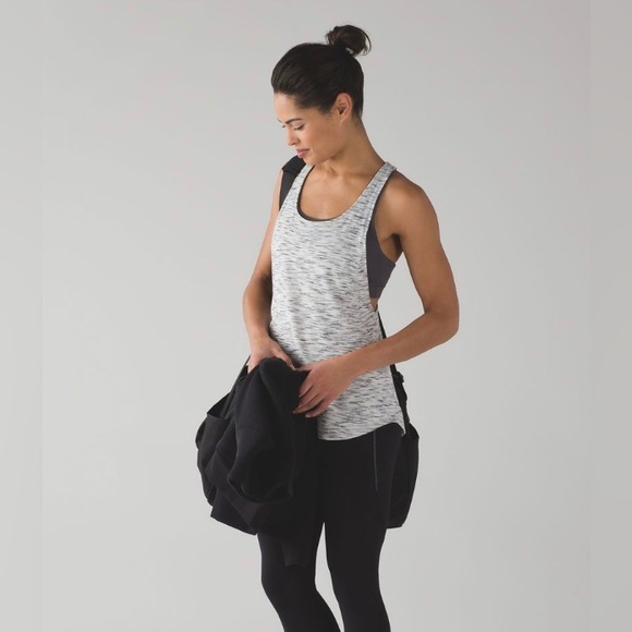 Lululemon On Track Tank in Tiger Space Dye Black White / Dark Carbon Sz 8! - Picture 3 of 13